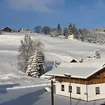 Tatil Evi Herzland Allgaeu Mit Grossem Garten Und Gemuetlichem Kaminfeuer Inklusive Koenigscard, Skipass, Bergbahn, Therme Inkl *