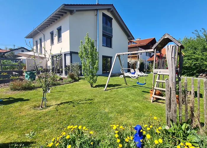 Casa vacanze Herzland Allgaeu Mit Grossem Garten Und Gemuetlichem Kaminfeuer Inklusive Koenigscard, Skipass, Bergbahn, Therme Inkl