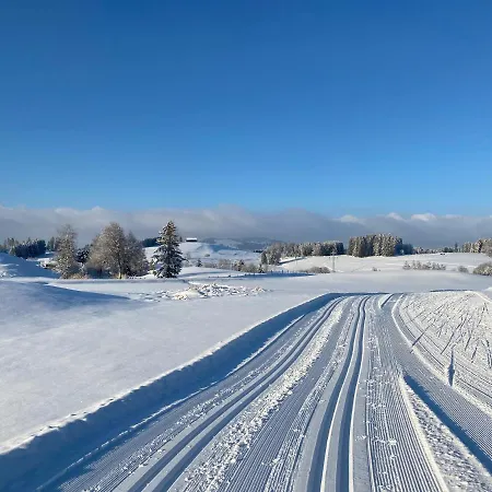 Herzland Allgäu: Cozy Retreat With Garden, Fireplace & Königscard Lechbruck