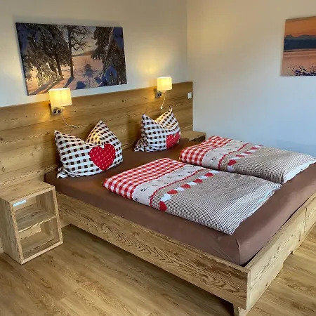 Herzland Allgäu: Cozy Retreat With Garden, Fireplace & Königscard Holiday home Lechbruck