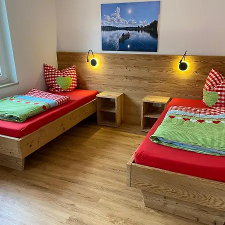 Сasa de vacaciones Herzland Allgäu Mit Großem Garten Und Gemütlichem Kaminfeuer Inklusive Königscard, Skipass, Bergbahn, Therme Inkl *