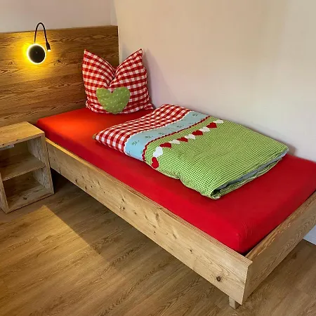 Holiday home Herzland Allgäu: Cozy Retreat With Garden, Fireplace & Königscard Lechbruck